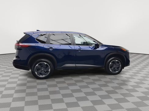 Used 2024 Nissan Rogue SV image 35