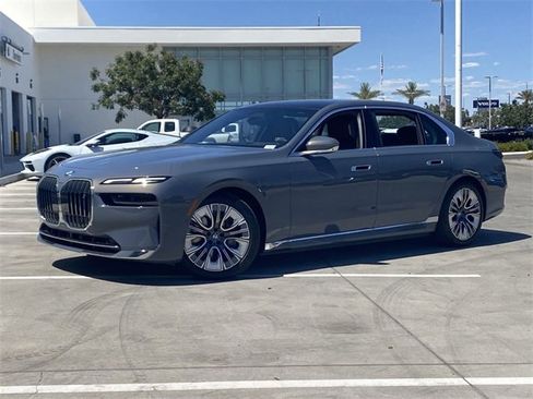 New 2025 BMW i7 xDrive60 image 2