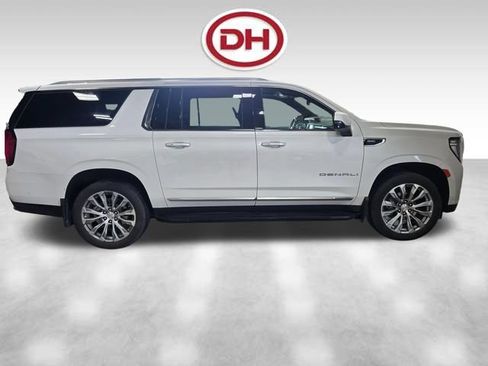 Used 2024 GMC Yukon XL Denali w/ Advanced Technology Package AWD/4WD image 4