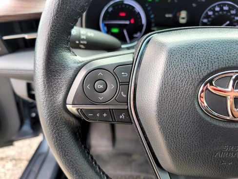 Used 2022 Toyota Avalon XLE image 19