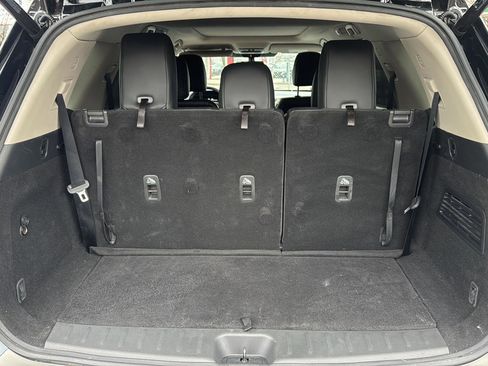 Used 2023 Nissan Pathfinder Platinum image 30