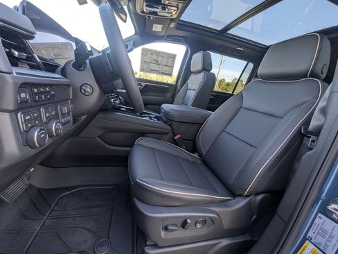 New 2026 Chevrolet Suburban Premier w/ Sun And Tow Package image 13