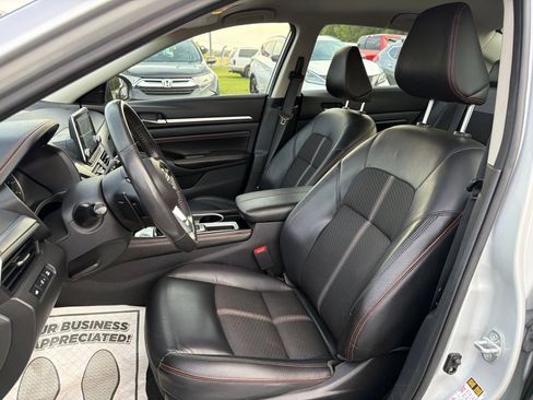 Used 2023 Nissan Altima 2.5 SR FWD image 7