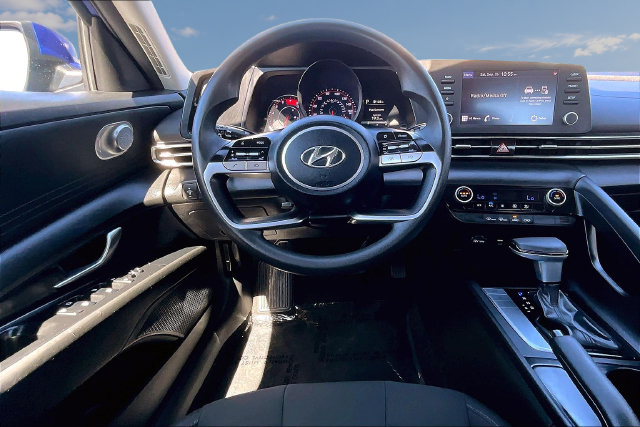 Used 2022 Hyundai Elantra SEL FWD image 8