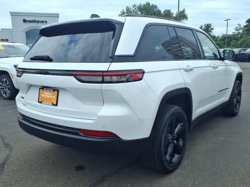 Certified 2023 Jeep Grand Cherokee Altitude AWD/4WD image 5