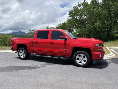 Used 2017 Chevrolet Silverado 1500 LT w/ All Star Edition AWD/4WD image 7