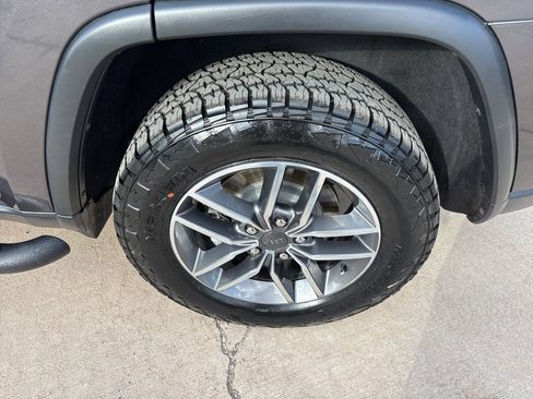 Used 2020 Jeep Grand Cherokee Limited image 10