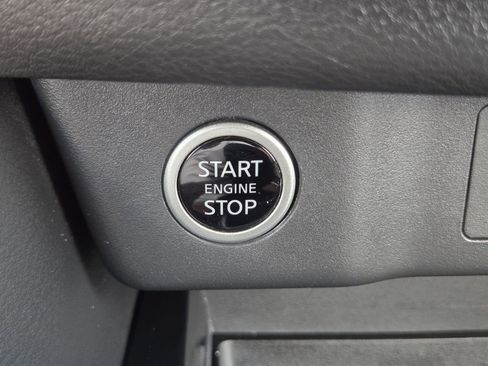 Used 2022 Nissan Rogue SV image 23