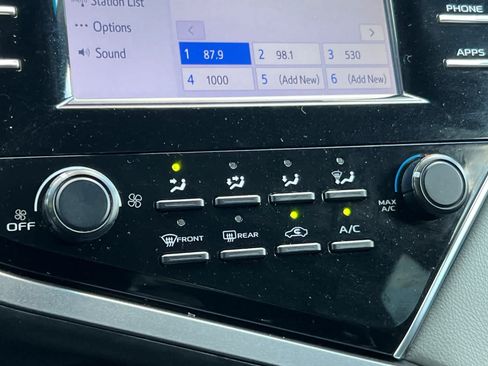 Certified 2018 Toyota Camry LE FWD image 20
