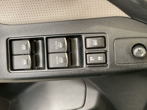 Used 2017 Subaru Forester 2.5i Limited AWD/4WD image 16