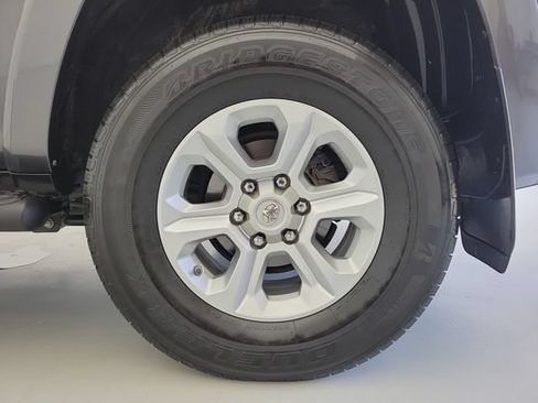 Used 2017 Toyota 4Runner SR5 Premium RWD image 10