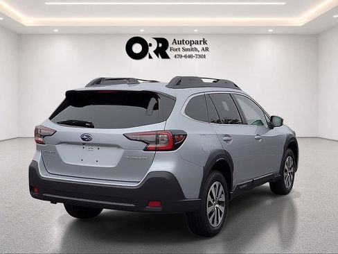 Used 2024 Subaru Outback Premium AWD/4WD image 5