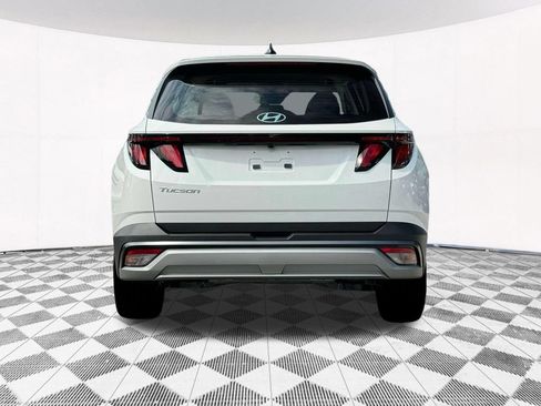 Certified 2025 Hyundai Tucson SE FWD image 10