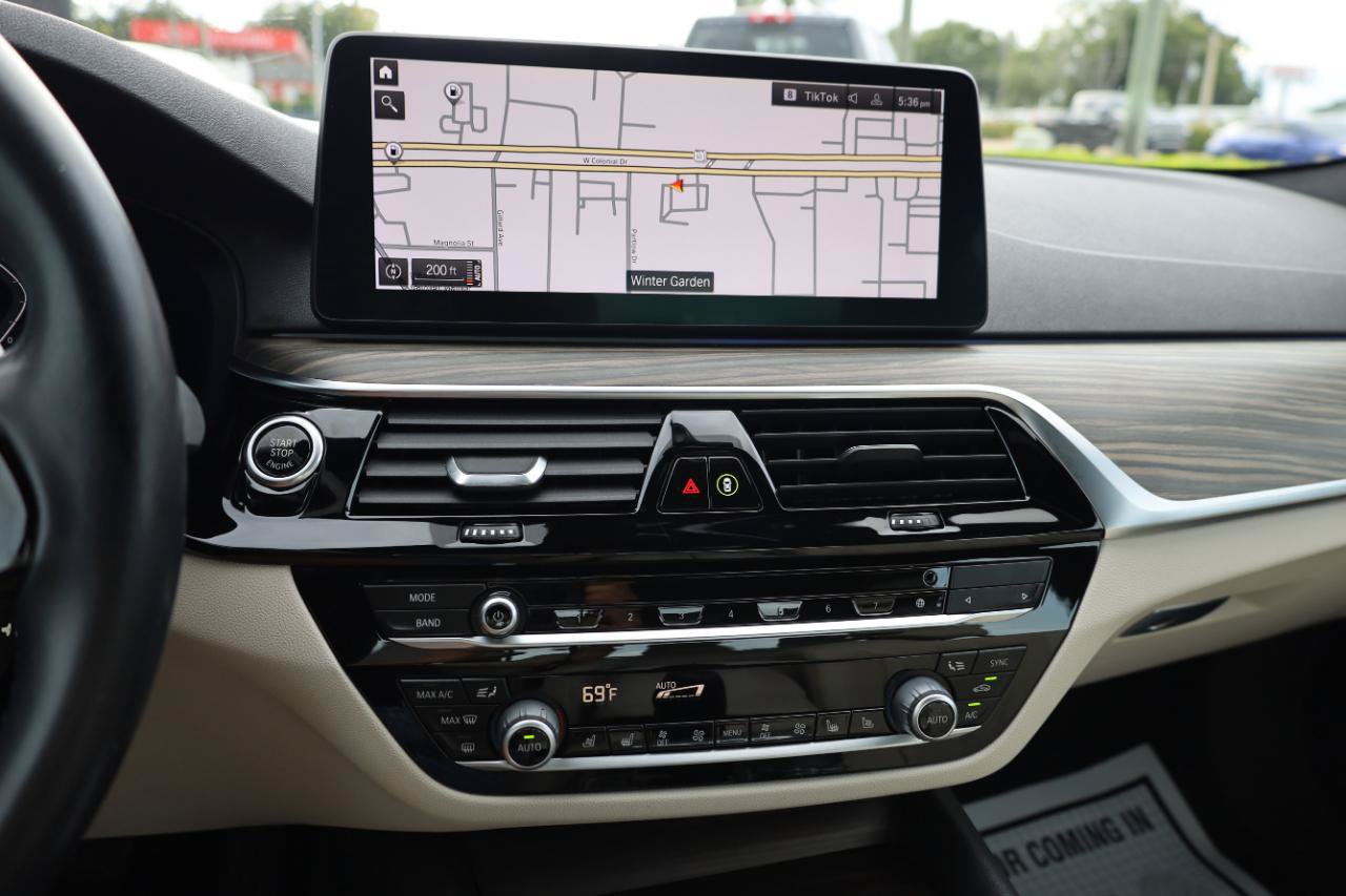 Used 2021 BMW 540i w/ Luxury Seating Package RWD image 8