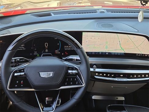 New 2025 Cadillac Lyriq Luxury image 11