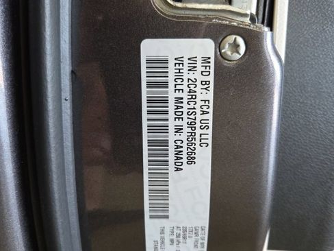 Used 2023 Chrysler Pacifica Limited FWD image 27