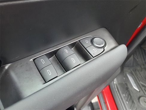 Used 2024 Chevrolet Colorado Z71 w/ Advanced Trailering Package image 9