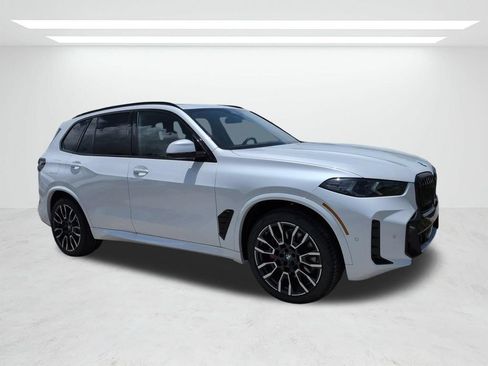 New 2026 BMW X5 xDrive40i w/ M Sport Package AWD/4WD image 2