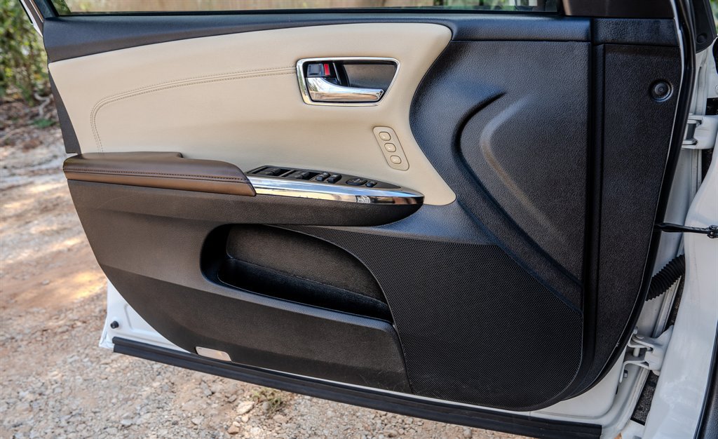 Used 2018 Toyota Avalon Touring w/ Carpet Mat Package FWD image 25