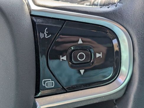 Used 2022 Volvo XC90 T5 Momentum image 25