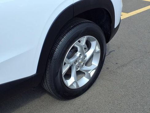 Used 2024 Chevrolet Trax LS w/ LS Convenience Package FWD image 27