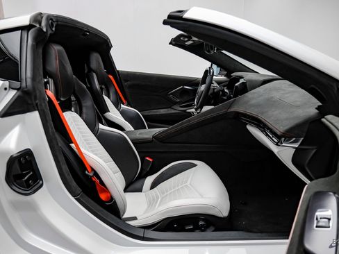 Used 2023 Chevrolet Corvette Z06 w/ Z07 Performance Package image 65