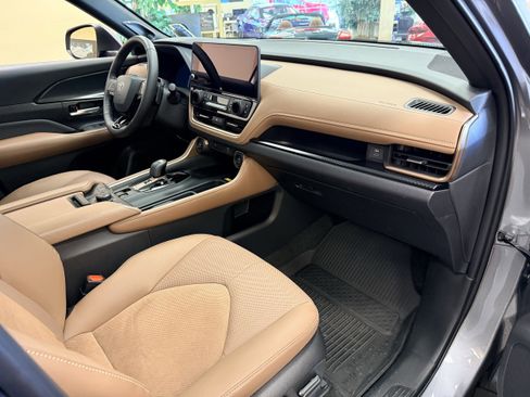 Used 2026 Toyota Grand Highlander AWD Hybrid image 7