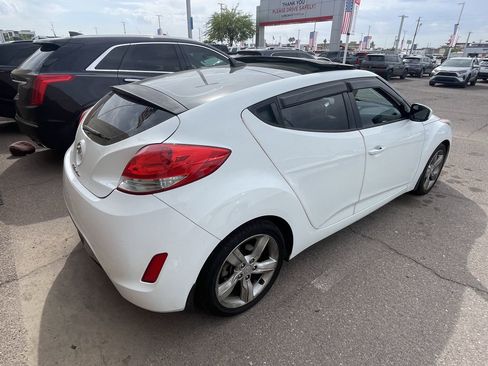 Used 2014 Hyundai Veloster w/ Style Package 02 image 12