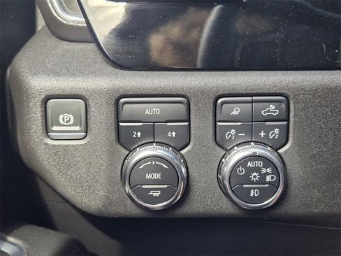 Certified 2024 GMC Sierra 1500 SLT image 17