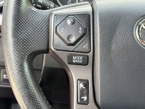 Used 2020 Toyota Tacoma TRD Sport w/ Technology Package RWD image 11
