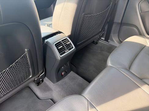 Used 2018 Audi Q3 2.0T Premium image 25