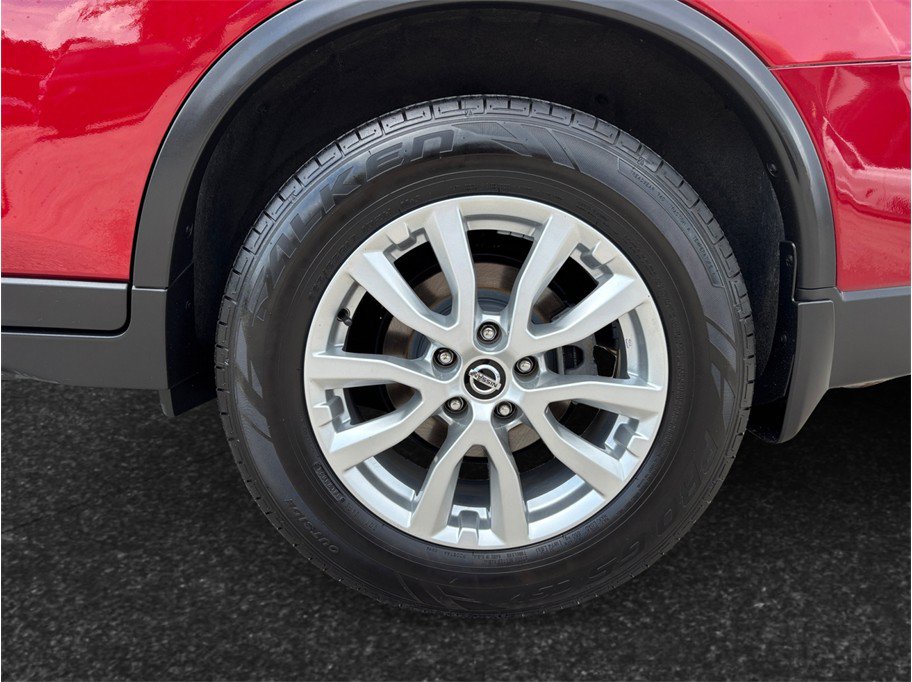 Used 2018 Nissan Rogue SV FWD image 13