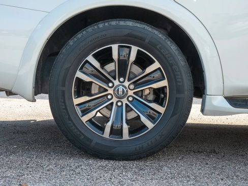 Used 2019 Nissan Armada Platinum w/ Captain's Chairs Package RWD image 12