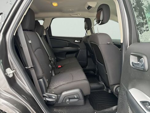 Used 2020 Dodge Journey SE w/ SE Popular Equipment Group image 12