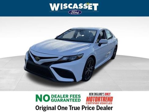 Used 2024 Toyota Camry SE image 11