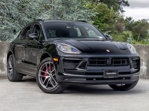 Certified 2022 Porsche Macan S AWD/4WD image 6