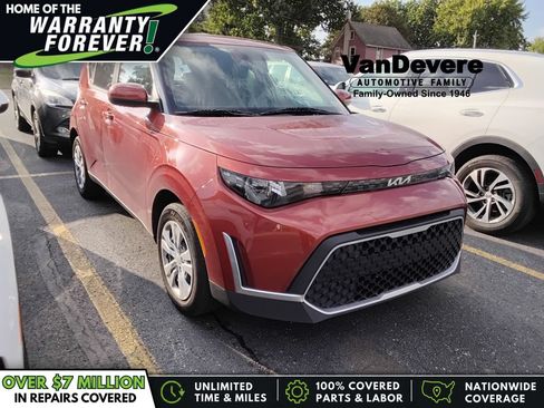 Used 2024 Kia Soul LX FWD image 1