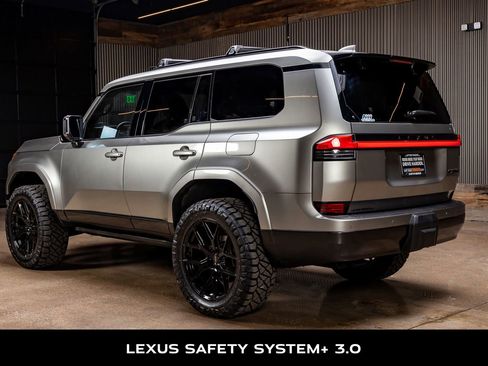 Used 2024 Lexus GX 550 image 7