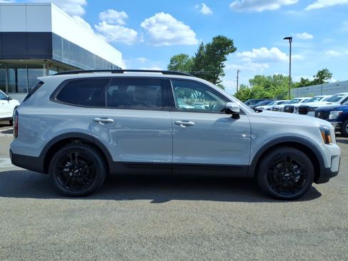 Used 2024 Kia Telluride SX Prestige X-Line AWD/4WD image 2