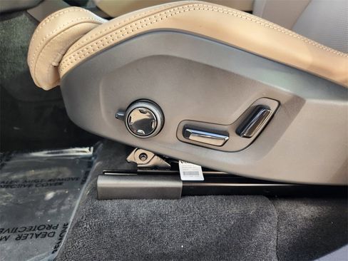 New 2026 Volvo XC90 B6 Ultra w/ Lounge Package image 8