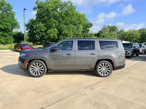 Used 2022 Jeep Grand Wagoneer Series II AWD/4WD image 10
