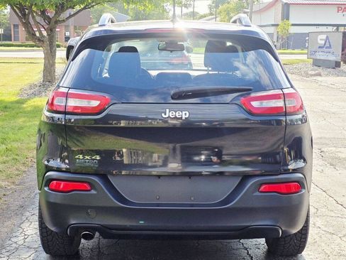 Used 2015 Jeep Cherokee Sport w/ Cold Weather Group AWD/4WD image 5