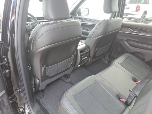 New 2026 Jeep Grand Cherokee L Laredo image 16