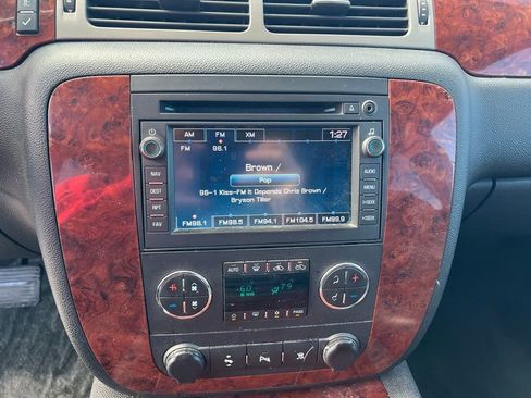 Used 2011 Chevrolet Avalanche LTZ image 33