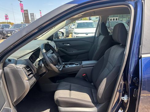 Used 2026 Nissan Rogue SV AWD/4WD image 27