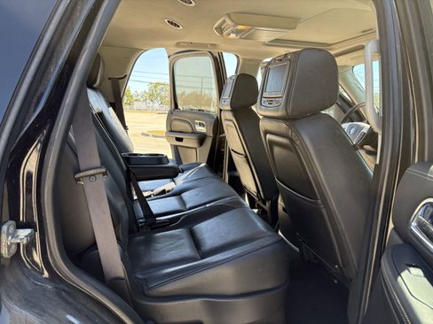 Used 2013 Cadillac Escalade Platinum image 12