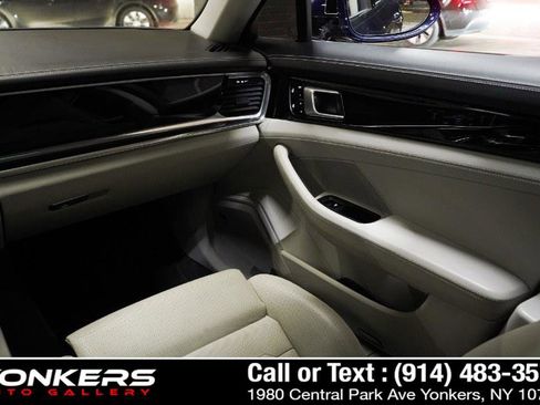 Used 2020 Porsche Panamera RWD image 84