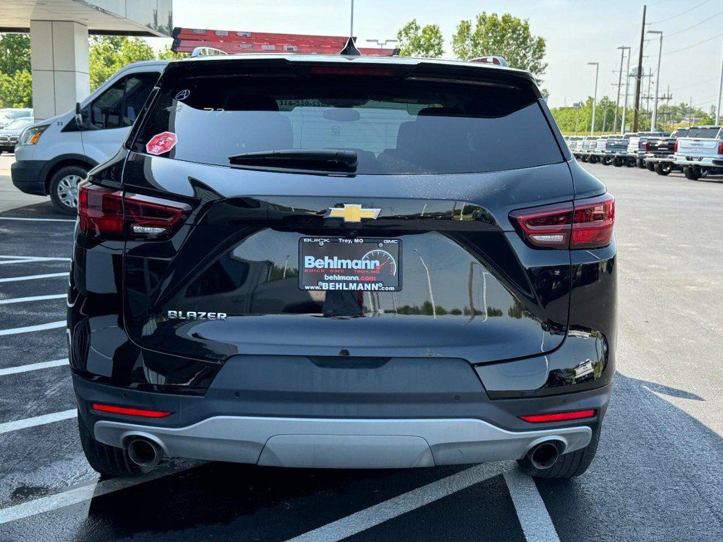 Used 2024 Chevrolet Blazer LT w/ Convenience Package FWD image 5