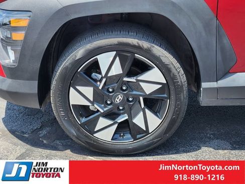 Used 2025 Hyundai Kona SEL AWD/4WD image 12