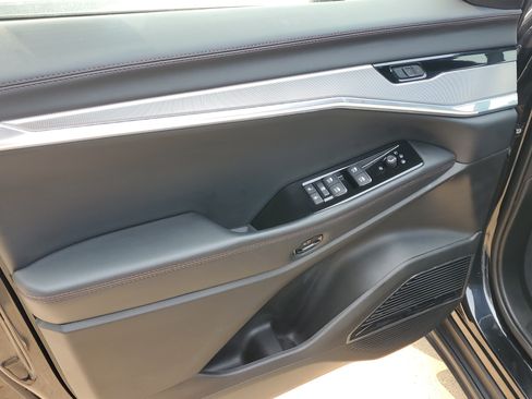 Used 2024 Jeep Wagoneer Launch Edition AWD/4WD image 7